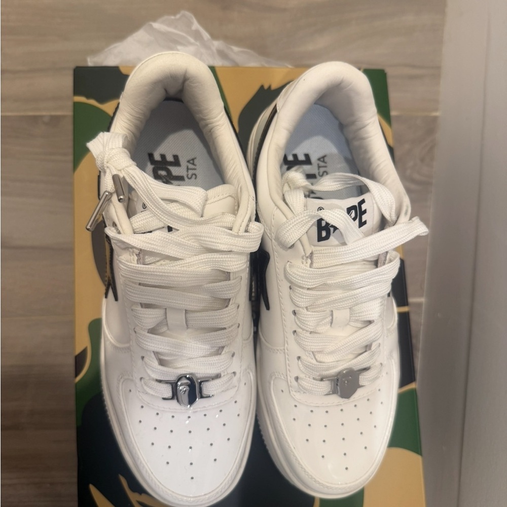 White/black BAPE STA sneakers BRAND NEW UNWORN